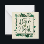 Tropische Blattleafe Neuauflage Datum Nacht Mitteilungskarte<br><div class="desc">Tropical Foliage Trendy Greenery und Gold Blätter Moderne Frame Custom Date Night Guest Activity Mini Mitteilungskarten - mit tropischen Blattrand, Brushed Marker Typografie, und Ihre Custom Text. Geben Sie sie den Hochzeitsgästen, um das passende Date Jar für Braut und Bräutigam auszufüllen und in einer kühnen Farbpalette aus reichen Grüntönen, Smaragd...</div>