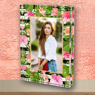 Tropische Blume auf Schwarz-weißen Streifen Fotoblock