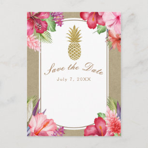 Tropische Blumen und goldene Ananas Save-the-Date Ankündigungspostkarte