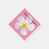 Tropische Blüte, weiße Plumeria auf Rosa, Hochzeit Serviette (Ecke)