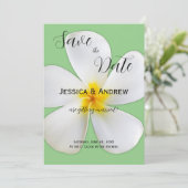 Tropische Blüte, weiße Plumeria, Hochzeit Save The Date (Stehend Vorderseite)