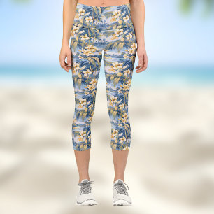 Tropische hawaiianische gelbe Hibiskusblüten auf B Capri Leggings