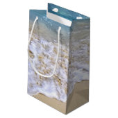 tropische Küste mit lautem Wellengang Kleine Geschenktüte (Rückseite Schrägansicht)