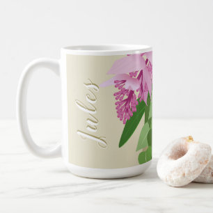Tropische Medinilla Pink-Blume auf gelbem Namen Kaffeetasse