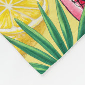 Tropische Michfrüchte, Blume und Blätter auf Gelb Fleecedecke (Ecke)