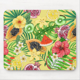 Tropische Michfrüchte, Blume und Blätter auf Gelb Mousepad
