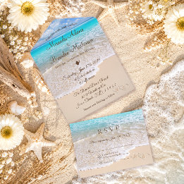Tropische Ozean-Strandhochzeit mit Sandherzen All In One Einladung