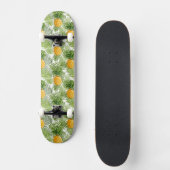 Tropische Palmblätter u. Ananas Skateboard (Vorderseite)