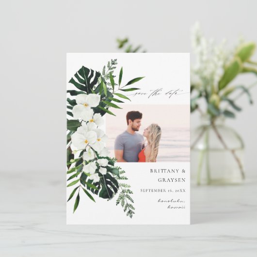 Tropische Palme und weißes, blumengeschmücktes Sav Save The Date (Stehend Vorderseite)
