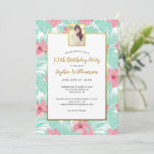 Tropische Palmen Rosa Blumengebirge Geburtstagspar Einladung (Stehend Vorderseite)