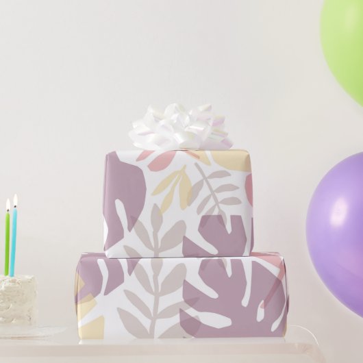 Tropische Pastel Gelbe Lavendel Monstera Blätter Geschenkpapier (Partygeschenke)