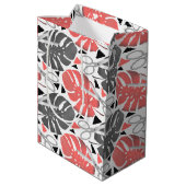 Tropische Print Monstera Leaves Mittlere Geschenktüte (Rückseite Schrägansicht)