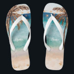 tropische Sommerstrandszenen-Palmen drehen Badesandalen<br><div class="desc">Ein tropischer Sommerstrand-Szenenentwurf, der Palmen kennzeichnen, Sand, Meer und blauer Himmel lassen diese die Reinfälle umdrehen, die für Ihre Sommerferien/Reisen dieses Jahr perfekt sind. Oder tragen Sie sie einfach zu Hause:) wird dieser Entwurf in meiner Hochzeitssammlung gekennzeichnet, also würden sie perfekte Brautpartyzusätze für Ihre Gruppe herstellen! Einfach, die Namensfelder zu...</div>