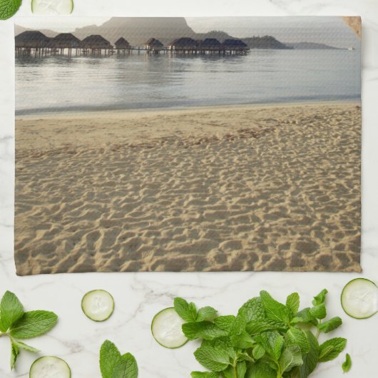 Tropische Strände | Beach Huts, Bora Bora Geschirrtuch (Gefaltet)