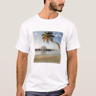 Tropische Strände Beach Huts, Bora Bora T-Shirt