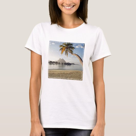 Tropische Strände | Beach Huts, Bora Bora T-Shirt (Vorderseite)