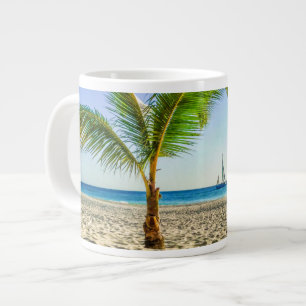 Tropische Strände   Segelboot, Palm Tree, Aruba Jumbo-Tasse