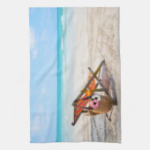 Tropische Strände | Strandstuhl auf Sand Geschirrtuch (Vertikal)