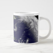 Tropische Stürme auf der Erde. Jumbo-Tasse (Rechts)