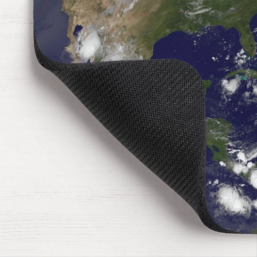 Tropische Stürme auf der Erde. Mousepad (Ecke)