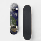 Tropische Stürme auf der Erde. Skateboard (Vorderseite)