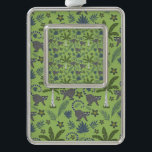 Tropische Tiere nahtlos Muster grün und grau Rahmen-Ornament Silber<br><div class="desc">Liebe du tropische Tiere? Genießen Sie die Natur in den Regenwäldern? Dieses tropische Tier nahtlos Muster wird Ihren Sommerferien etwas Spaß machen. Es passt dir, wenn du am Strand sitzt. Tropische und florale Muster geben immer den Eindruck von Freude und Glück. Sie können es als Geschenk an Ihre Freunde, die...</div>