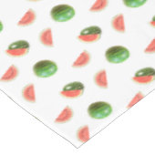 Tropische Wassermelonen auf weißem Tablett Tischdecke (Schrägansicht)
