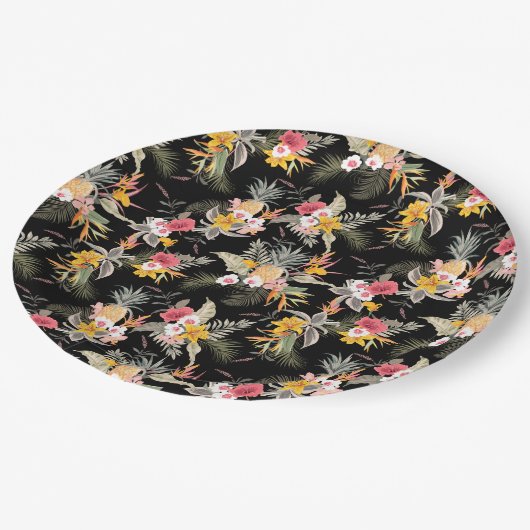 Tropischer Ananas-Hibiskus-Foliage auf Schwarz Pappteller (Schrägansicht)