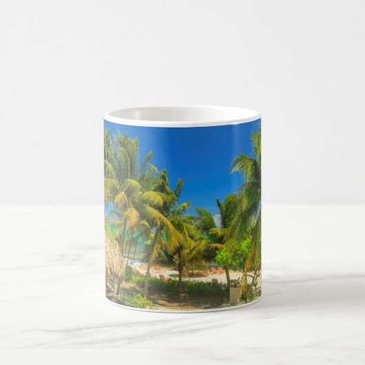 Tropischer Badeort, Belize Kaffeetasse (Mittel)