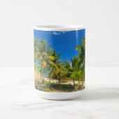 Tropischer Badeort, Belize Kaffeetasse (Mittel)