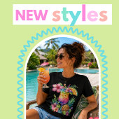 Tropischer Cocktail mit Blumen Tri-Blend Shirt