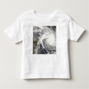 Tropischer Cyclone Ivan nähert sich Madagaskar Kleinkind T-shirt