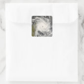 Tropischer Cyclone Ivan über Madagaskar Quadratischer Aufkleber (Tasche)