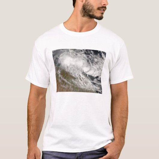 Tropischer Cyclone Olga über Nordostasien T-Shirt (Vorderseite)