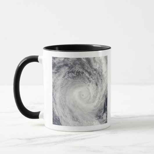 Tropischer Cyclone Oli vor der Küste von Tahiti Tasse (Links)