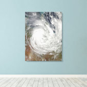 Tropischer Cyclone Yasi über Australien 2 Leinwanddruck (Insitu (Holzboden))