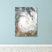 Tropischer Cyclone Yasi über Australien 2 Leinwanddruck (Insitu (Holzboden))