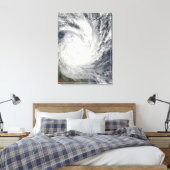 Tropischer Cyclone Yasi über Australien Leinwanddruck (Insitu (Schlafzimmer))