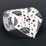Tropischer Dschungel| Rosa Leopard Krawatte<br><div class="desc">Trendy mit Monogramm Design. Diese Krawatte ist elegant und modern und macht das perfekte Accessoire. Fügen Sie diesem Design Ihre benutzerdefinierte Formulierung hinzu, indem Sie die "Bearbeiten Sie diese Designvorlage"-Felder auf der rechten Seite des Elements verwenden, oder klicken Sie auf die blaue Schaltfläche "Anpassen Sie es", um den Text zu...</div>