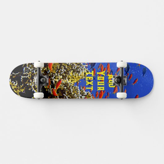 Tropischer Fisch im Korallenriff Blaues Meer Elega Skateboard (Horizontal)