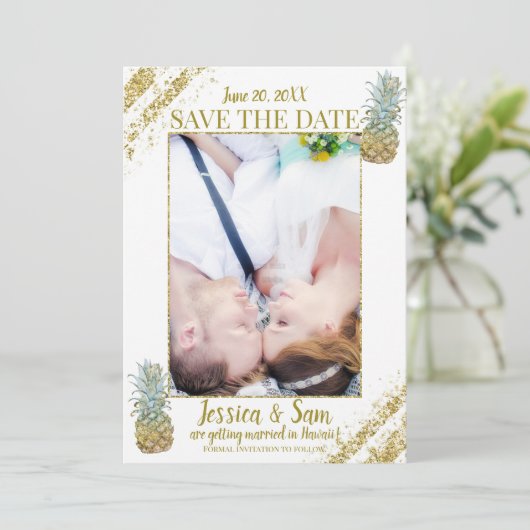 Tropischer Glitzer Ananas Save the Date Foto Einladung (Stehend Vorderseite)