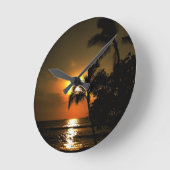Tropischer Palme-Sonnenuntergang Runde Wanduhr (Winkel)