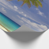 Tropischer Palmenbaum weißer Sandstrand Geschenkpapier (Ecke)