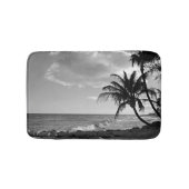 Tropischer Palmestrand in Schwarzweiss Badematte (Vorderseite)