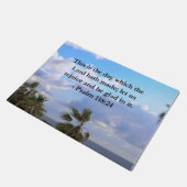 TROPISCHER PSALM 118:24 OZEAN- UND PALMBÄUME FUßMATTE (Schrägansicht)