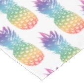 Tropischer Regenbogen-Ananas-Mustertuch Tischdecke (Schrägansicht)