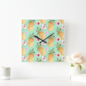 Tropischer Retrodruck auf Minze-Hintergrund Quadratische Wanduhr (Zuhause)