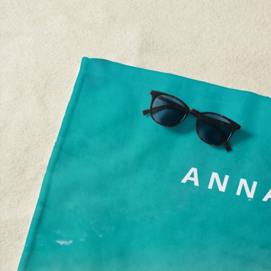 Tropischer Sandstrand Ozean das Abenteuer beginnt Strandtuch (Beispiel)