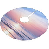 Tropischer Sonnenaufgang: Meer, Himmel, Ruhe Polyester Weihnachtsbaumdecke (Schrägansicht)