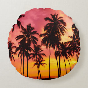 Tropischer Sonnenuntergang: Silhouette in Palm. Rundes Kissen